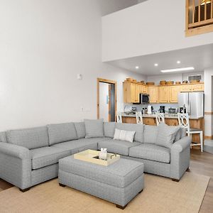 Silverado Lodge By All Seasons Resort Lodging